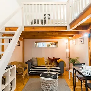 Lovely Little Loft In The Heart Of , Budapest Hungría